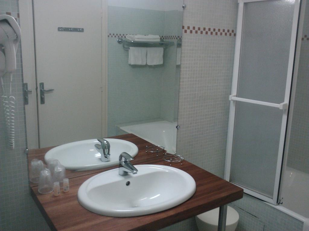 Chateau D'Arance Hotel Cette-Eygun Ruang foto